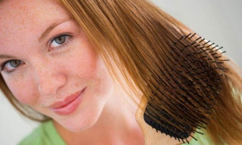 Die Haare nicht verknoten bei wunder Kopfhaut
