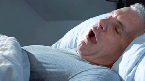 Schlafapnoe behandeln durch Vokallaute