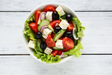 Rezept für einen überraschend leckeren griechischen Salat