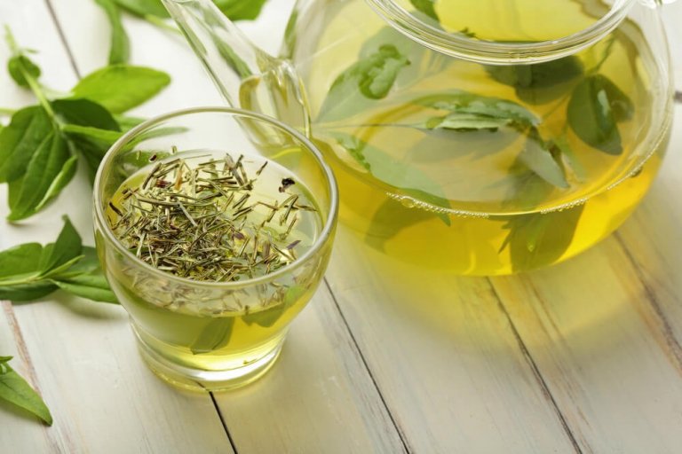 3 Tipps, wie du mit grünem Tee Bauchfett verlieren kannst