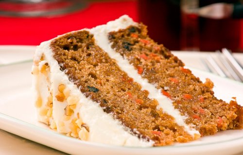 Karottenkuchen ohne Ei verzieren