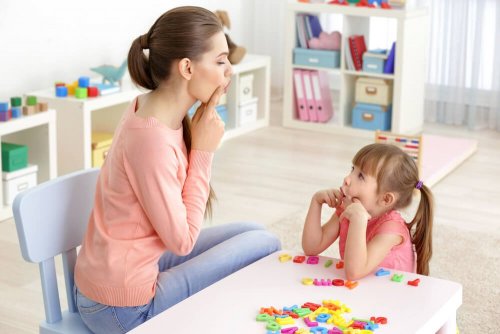 Kinder lernen spielend sprechen