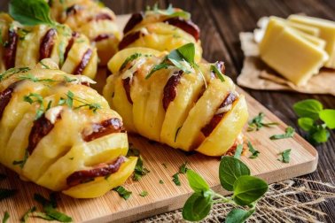 Köstliche Kartoffeln mit Chorizo und Käse