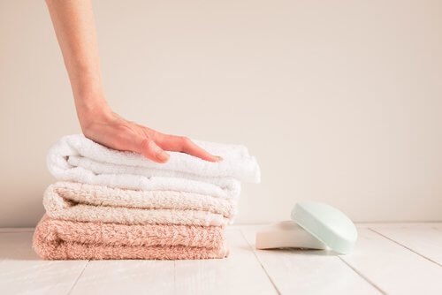 Vaginalpilz entsteht schneller, wenn Handtücher und Binden nicht regelmäßig gewechselt werden