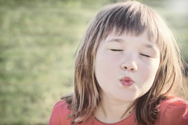 Zwinge deine Kinder nicht zum Küssen