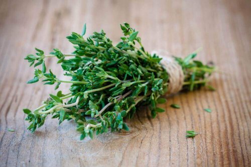 Thymiantee gegen entzündeten Nietnagel