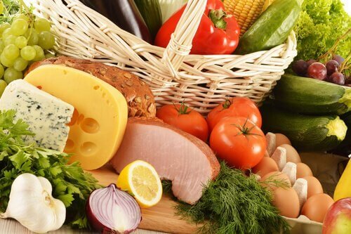 Eine ausgewogene Ernährung kann bei Schilddrüsenproblemen helfen
