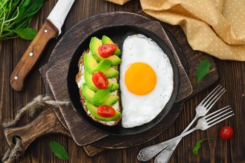 Eier sind gut mit Avocado zu kombinieren