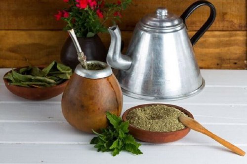 Yerba Mate Tee kann bei Tageschläfrigkeit helfen