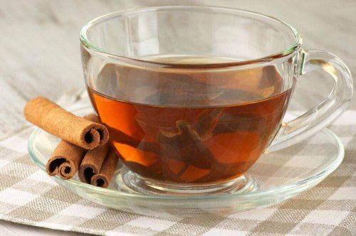 Lorbeerblätter und Zimt Tees sind köstliche Abnehmentees