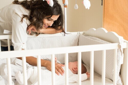 Schlaf in den ersten Monaten eines Babys 