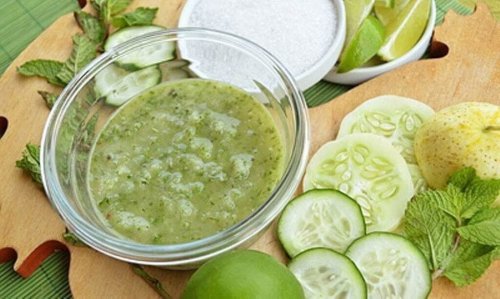 Gesichtswasser aus Gurke und Wasser selber herstellen