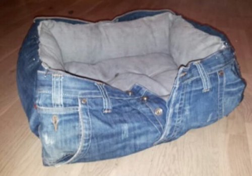 Ein Bett fürs Haustier aus alten Jeans