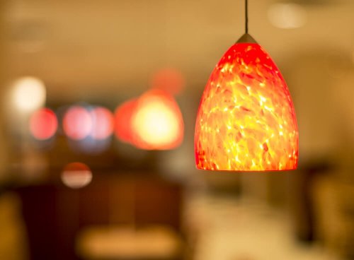 Hübsche Wohnzimmerlampen aus recyceltem Material