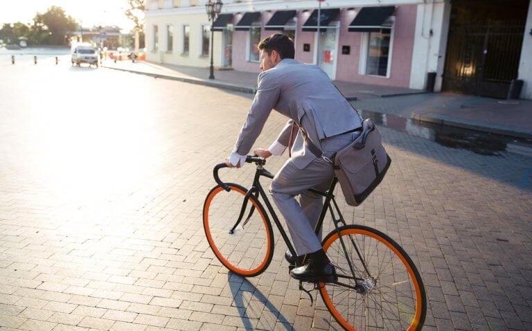 Mit dem Fahrrad zur Arbeit fahren reduziert Stress