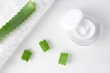 Regenerierende Hautcreme mit Aloe vera einfach selbst zubereiten!
