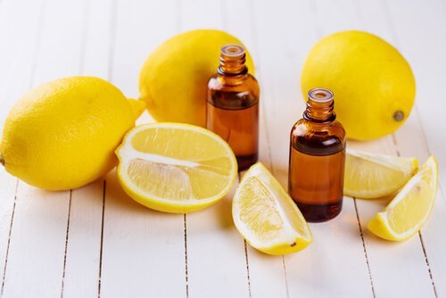 Zitronen und Zitronenöl