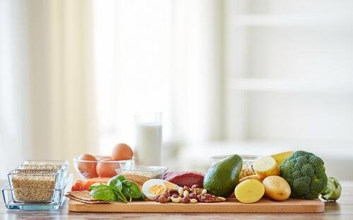 Eine ausgewogene und gesunde Ernährung ist hilfreich, um einen Herzinfarkt zu verhindern