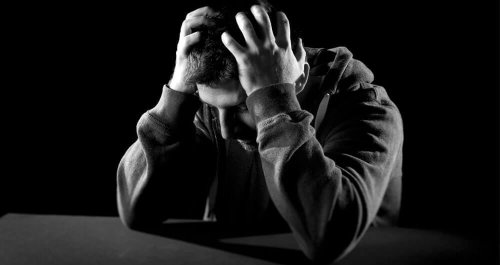 Menschen, die emotional verzweifelt sind, sehen das Gute in der Ferne nicht
