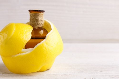 Hausmittel mit Zitrone gegen Gelenkschmerz und Muskelkrämpfe