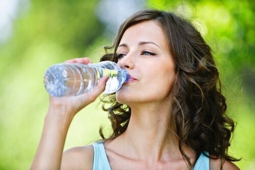Ausreichend Wasser trinken