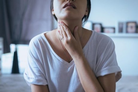 Gurgellösung gegen Halsweh selber machen - Besser Gesund Leben