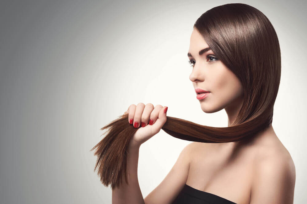 5 natürliche Lösungen zur Stärkung von feinem Haar