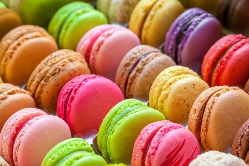 Hausgemachte bunte Makronen