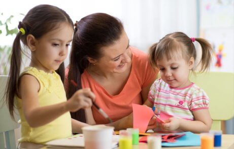Mutter mit ihren Kindern