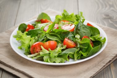 300 Kalorien weniger mit leichtem Salat