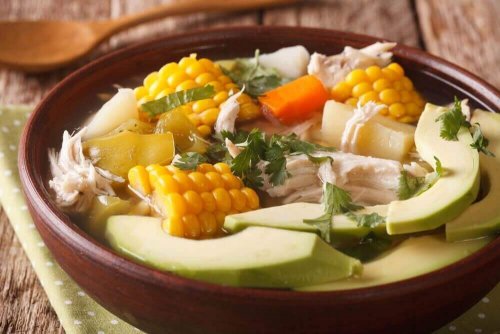 Ajiaco-Suppe - onschüsseln