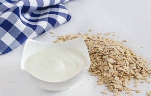 Hafer und Joghurt helfen bei dunklen Achselflecken