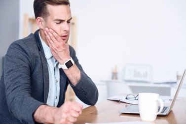 5 Hausmittel gegen Kieferschmerzen