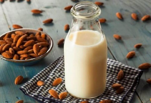 Zubereitung von Mandelmilch