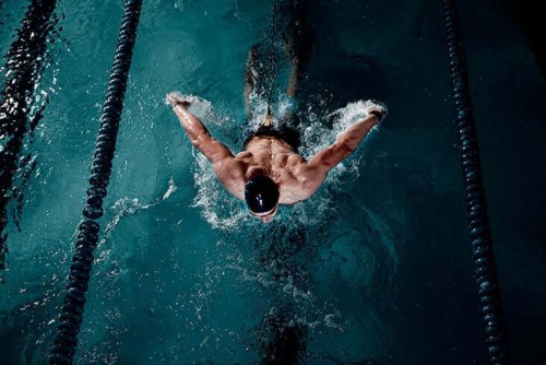 Vorsichtsmaßnahmen beim Schwimmen im Meer