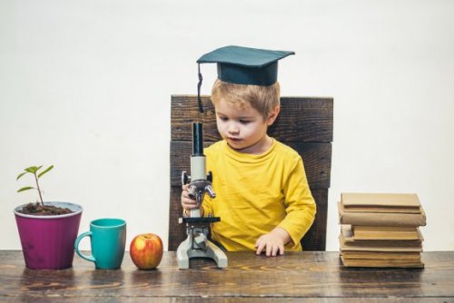Woran man Überbegabung bei Kindern erkennt