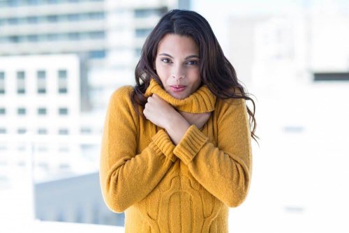 Der Metabolismus einer Frau lässt sie schneller frieren