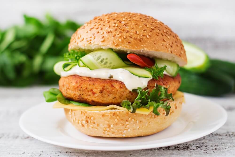 Rezept: Proteinreiche Hamburger aus Hühnchenfleisch