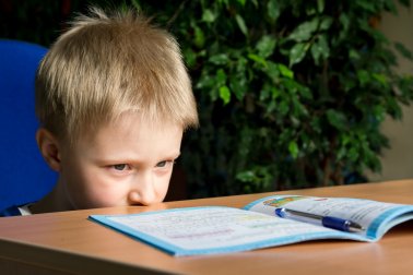 Kind macht WISC-Test
