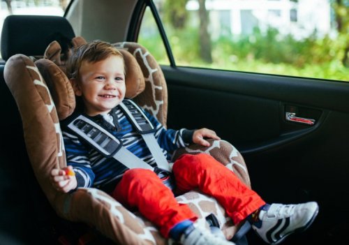 Was tun, wenn mein Kind noch immer im Autositz schläft, wenn wir zu Hause ankommen?