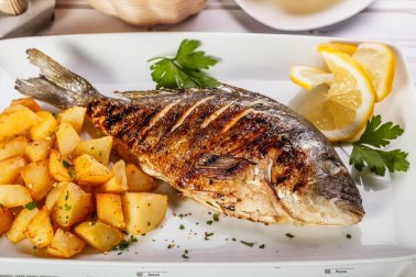 Gebackener Seebarsch mit Kartoffeln: Rezeptidee