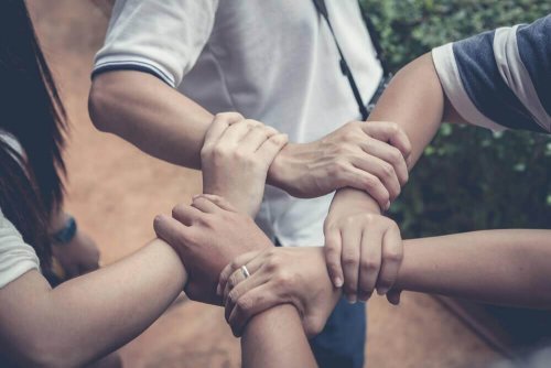 Hilfsbereitschaft: wie du sie deinem Kind beibringst