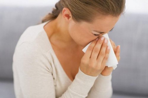 saisonale Allergie - Naseputzen