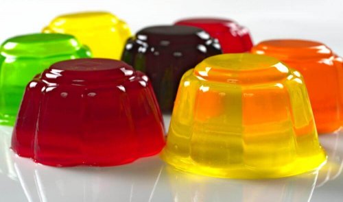 Künstliche Lebensmittelfarben gehören zu den Zutaten, die du aus deiner Ernährung streichen solltest
