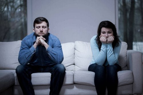 Ein Ex, der nicht loslassen kann, ist ein häufiger Streitpunkt bei Pärchen