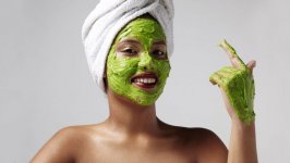 Feuchtigkeitsspendende Maske zur Hautpflege