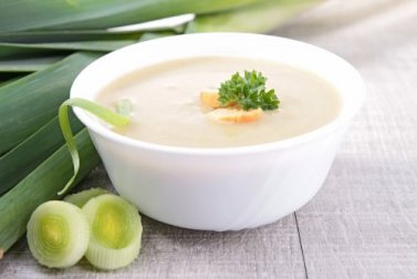 Gemüsecremesuppe mit Champignons, Lauch und Ingwer