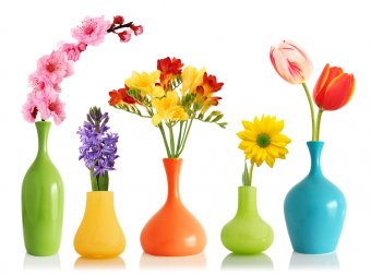 Dekorative Blumenvasen mit Farbspray