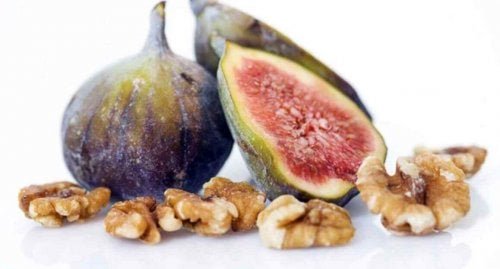 Feigen sind die Hauptzutate des spanischen Feigenkuchen