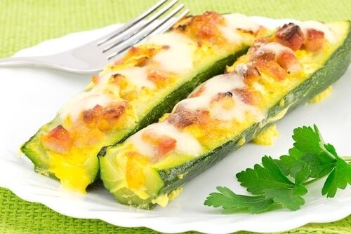 Köstliche gefüllte Zucchini